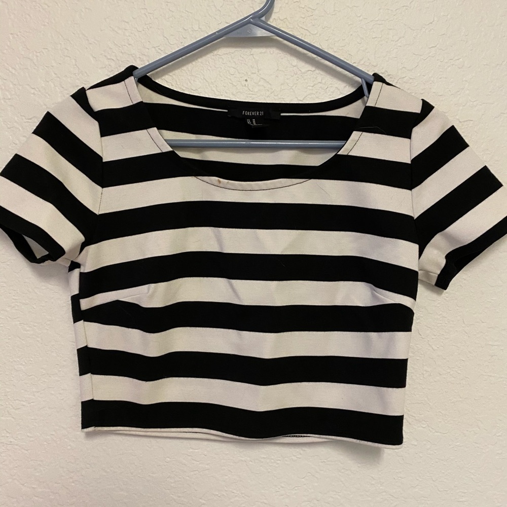 Trendy Forever 21 Crop Top!